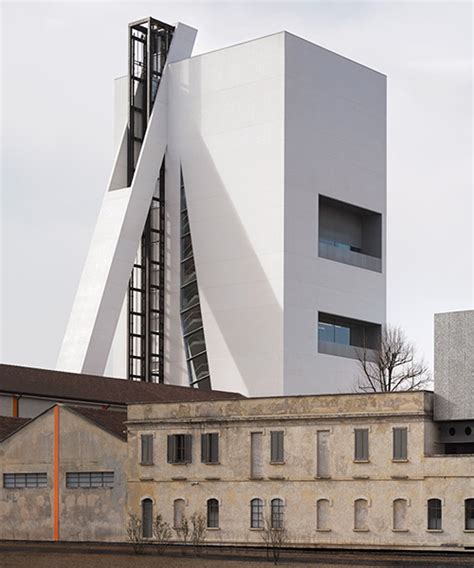 fondazione prada torre bar|torre fondazione prada.